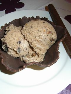 Una foto de Helado cremoso de ratafia