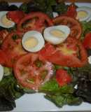 Ensalada fresca con pomelo rosado