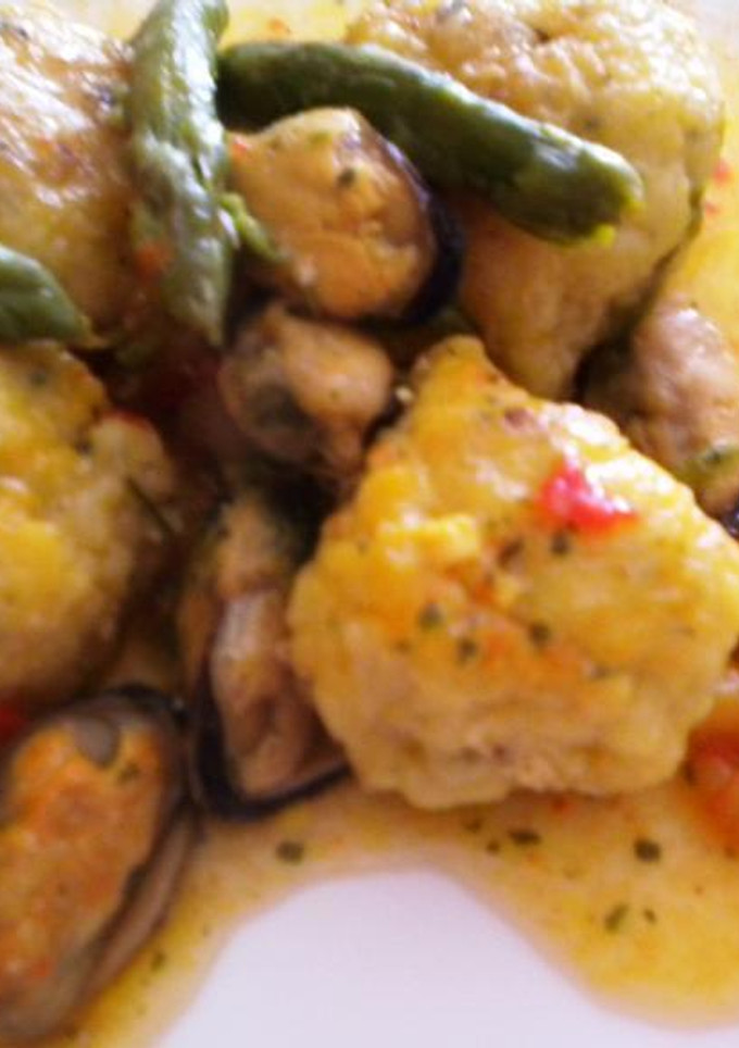 Una foto de Albóndigas de bacalao amariscadas en salsa