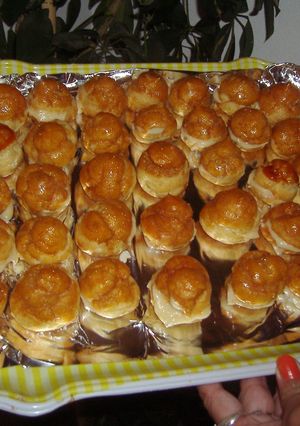 Una foto de Profiteroles de crema caramilizado