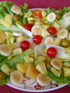 Una foto de Ensalada mixta con fruta