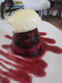 Una foto de Pudding de frutas rojas
