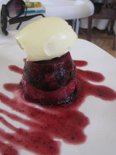 Una foto de Pudding de frutas rojas