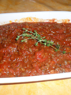 Una foto de Ternera picada en salsa picante de pimientos rojos
