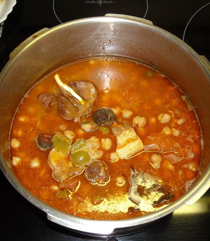 Foto principal de Potaje de garbanzos en olla a presion
