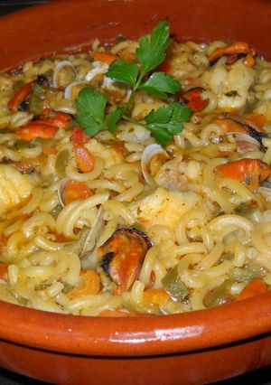 Una foto de Cazuela de rape con fideos