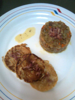 Una foto de Grajeas de verdura y granja con mini tortillas de pan