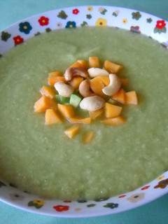 Foto principal de Crema fría de pepinos y lechuga