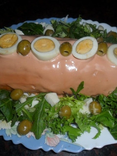 Foto principal de Arrollado de pionono relleno de pavo, olivas y palmitos