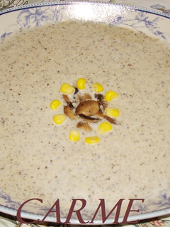 Una foto de Crema de puerros y champiñones