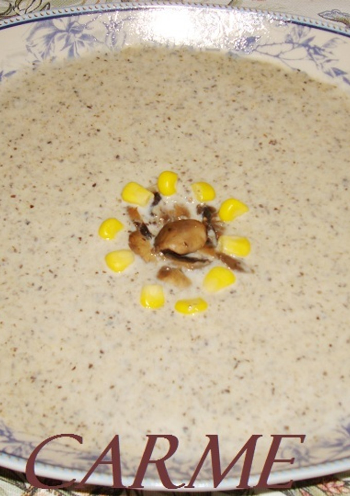 Una foto de Crema de puerros y champiñones