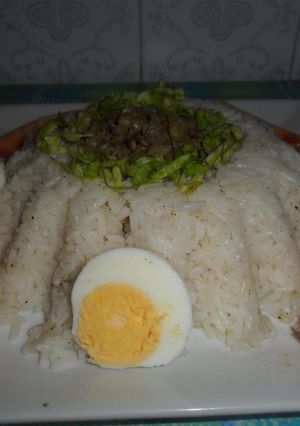 Una foto de Volcán de arroz y lentejas con vinagreta de mostaza Antigua