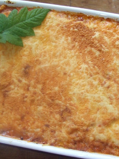 Una foto de Pastel gratinado de carne y calabacín