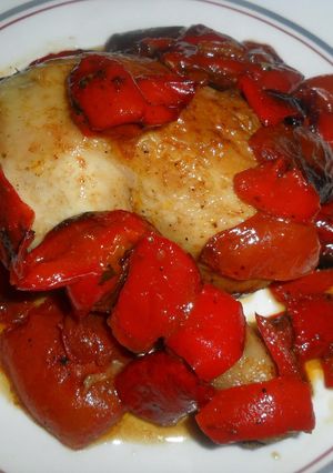 Una foto de Pollo entomatado al horno