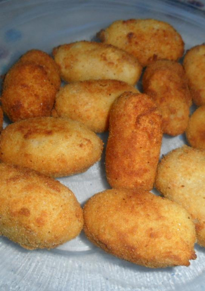 Una foto de Croquetas de merluza y verduras al vapor