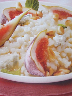 Una foto de Arroz dulce con higos y piñones
