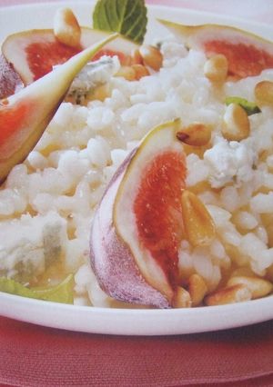 Una foto de Arroz dulce con higos y piñones