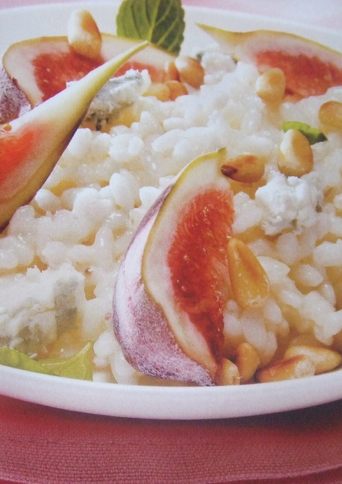 Una foto de Arroz dulce con higos y piñones