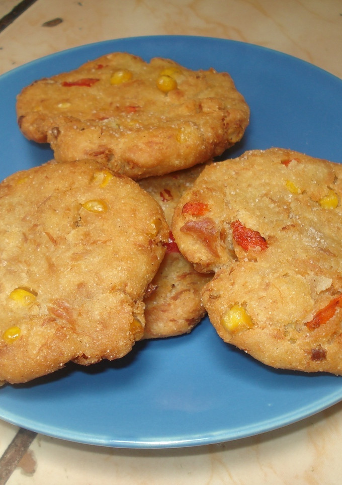 Una foto de Tortitas de masa con atún y especias