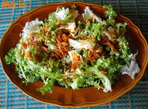 Foto principal de Ensalada de escarola con ajo y pimentón