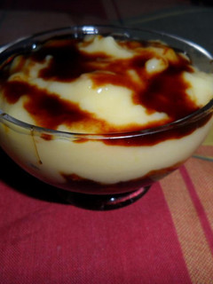 Una foto de Crema de maizena con cítricos caramelizada