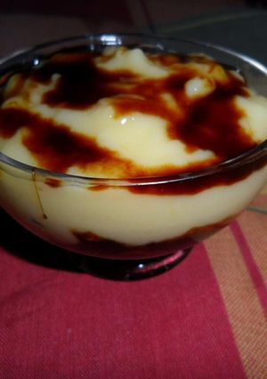 Una foto de Crema de maizena con cítricos caramelizada