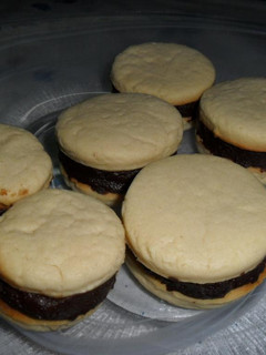 Una foto de Pastas glas saborizadas para relleno de galletitas