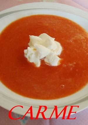 Una foto de Sopa de sandia y mousse de queso
