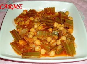 Una foto de Cardo con garbanzos