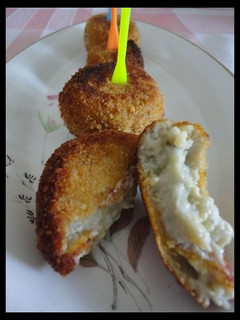 Una foto de Croquetas de queso picón