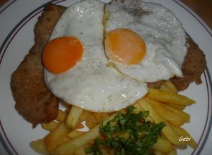 Foto principal de Milanesa a caballo con papas fritas