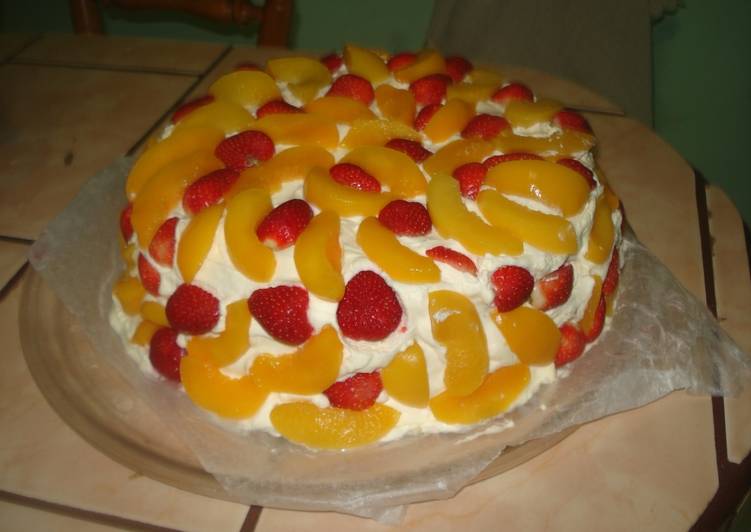 Queque de melocotón y fresas