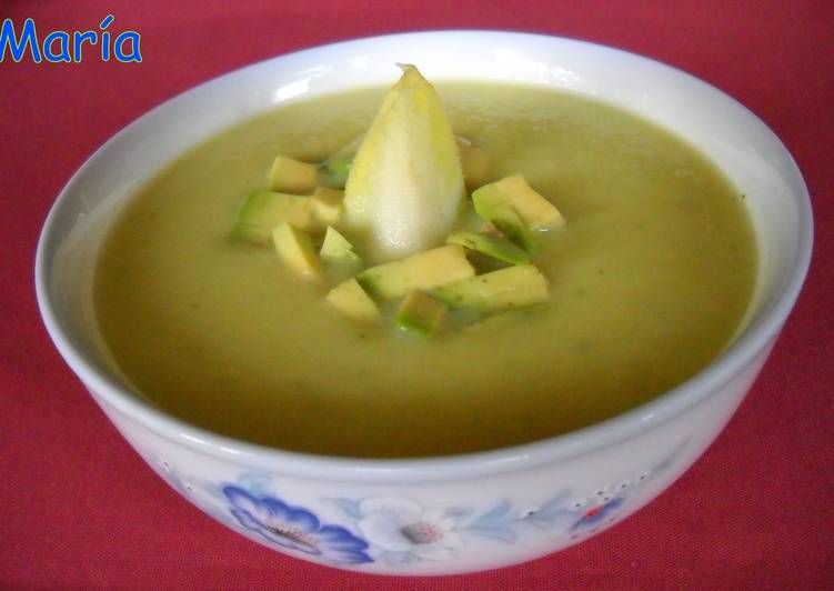 Sopa crema fría de endivias y piña