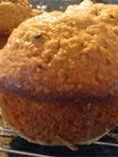 Una foto de Muffins de avena y moras