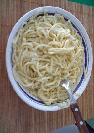 Una foto de Fideos al oleo