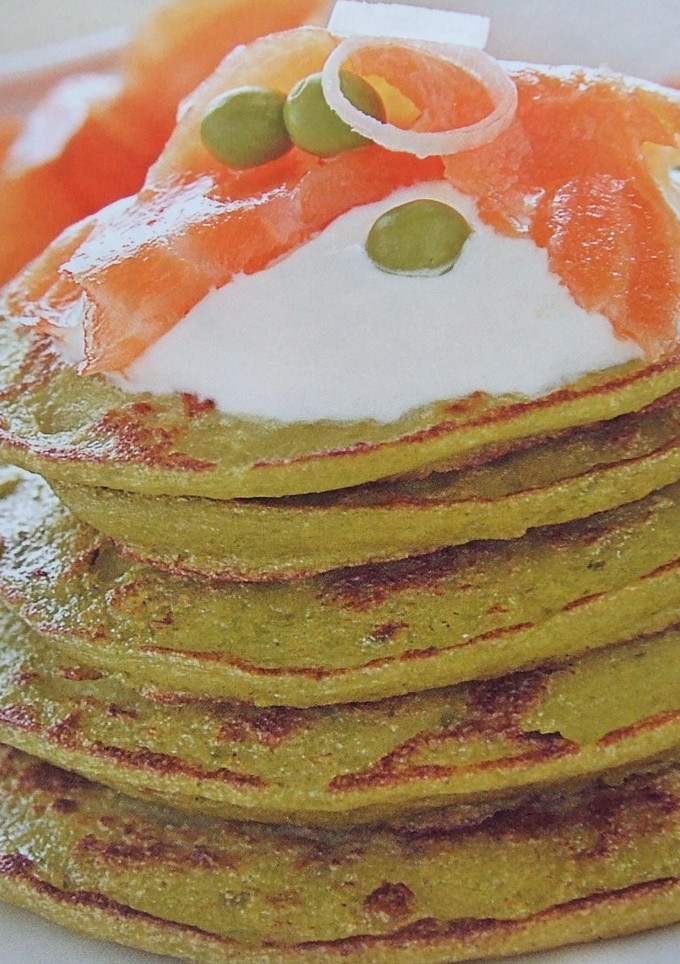 Una foto de Tortitas de guisantes con salmón ahumado