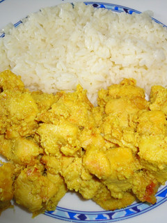 Una foto de Pollo y arroz con especias