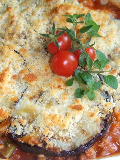 Una foto de Gratinado de berenjenas y carne de cordero