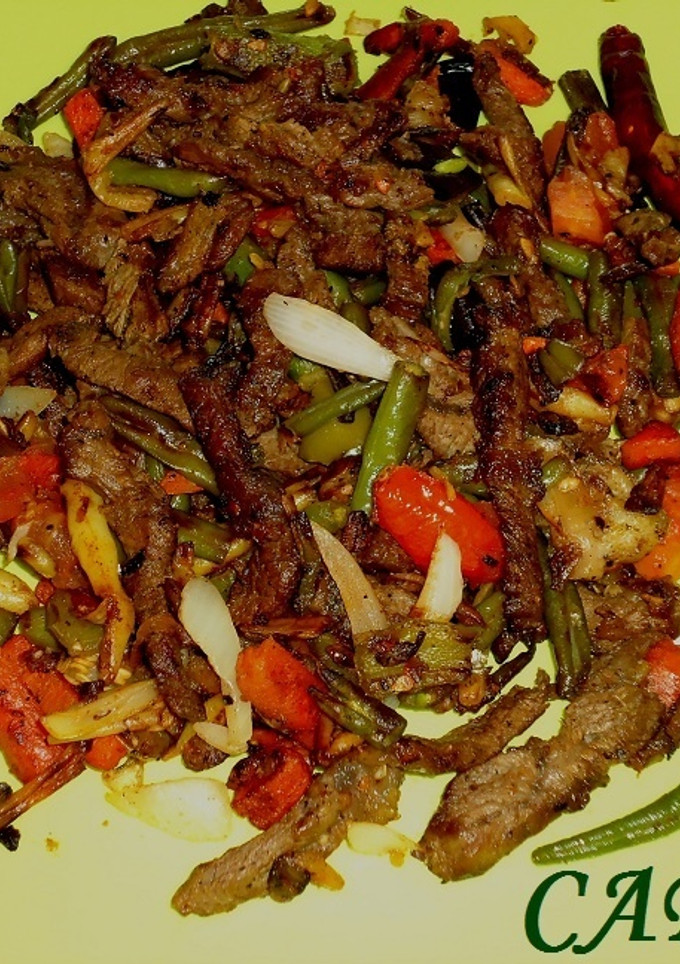 Una foto de Salteado de ternera y verduras tipo México