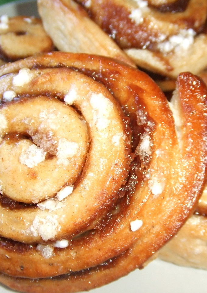 Una foto de Caracolas suecas de canela (kanelsnurror)