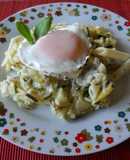Plumas con calabacín y pesto