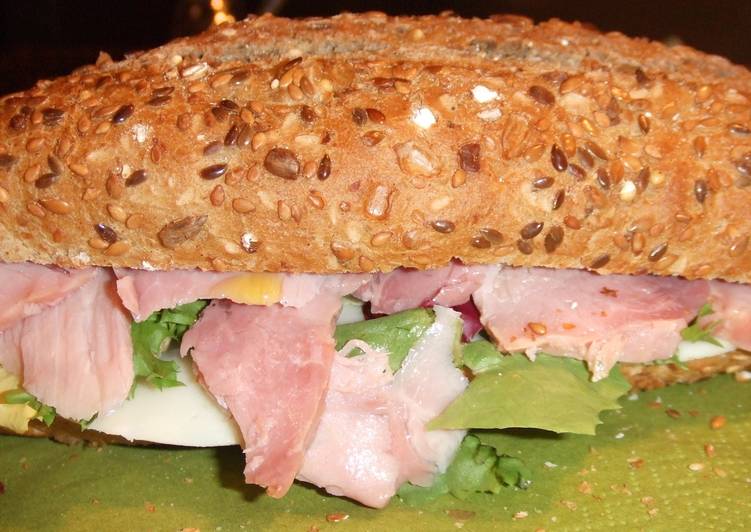 Bocadillo de lacón y mozzarella Receta de Cuqui Bastida Cookpad