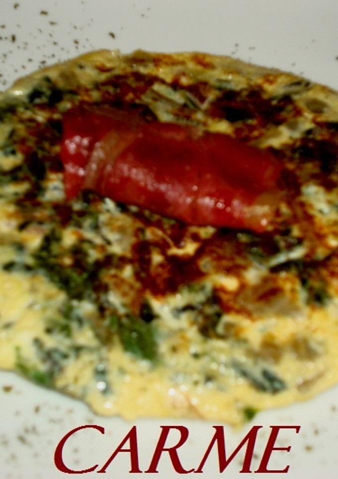 Una foto de Tortilla de acelgas y jamón ibérico