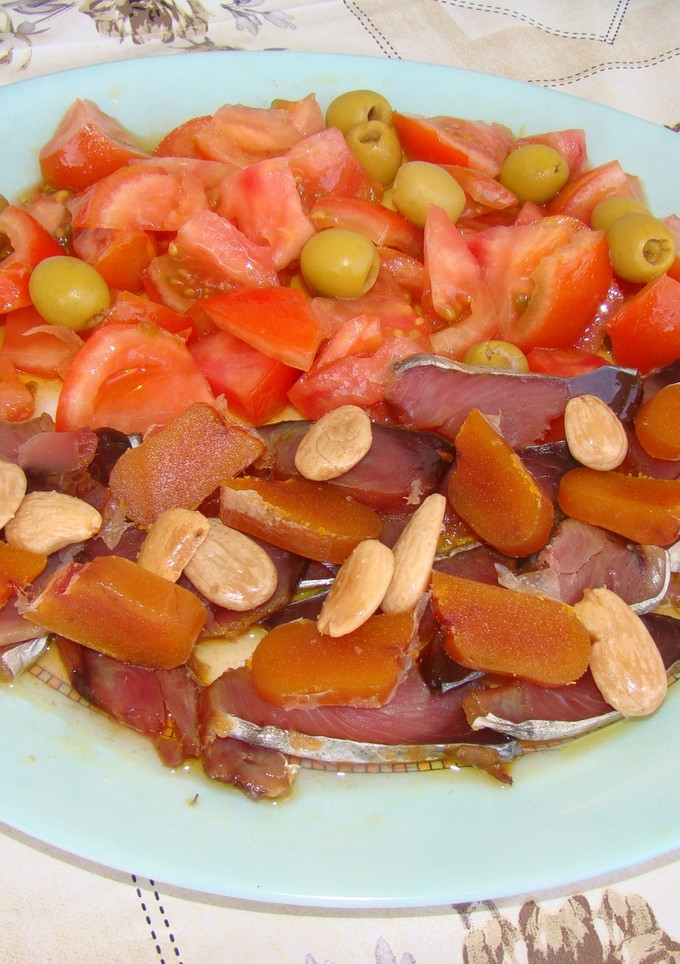 Una foto de Ensalada de tomate y salazones de Murcia