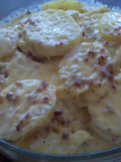 Una foto de Papas gratinadas con tocino de soya