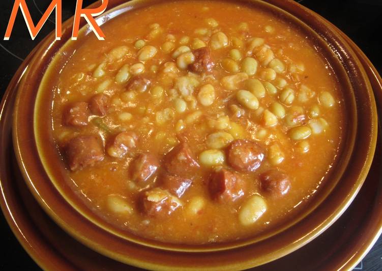 Pochas de navarra con chorizo