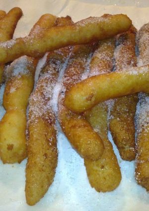Una foto de Churros caseros con leche