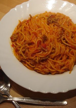 Foto principal de Espaguetis con salsa picante y carne