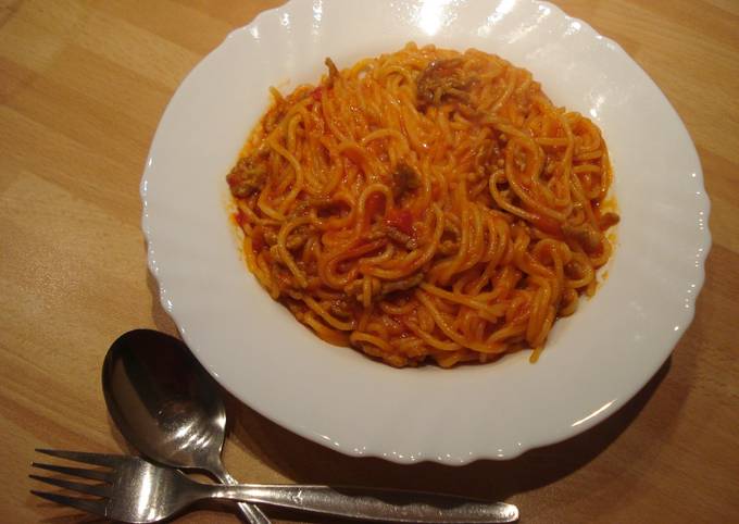 Foto principal de Espaguetis con salsa picante y carne