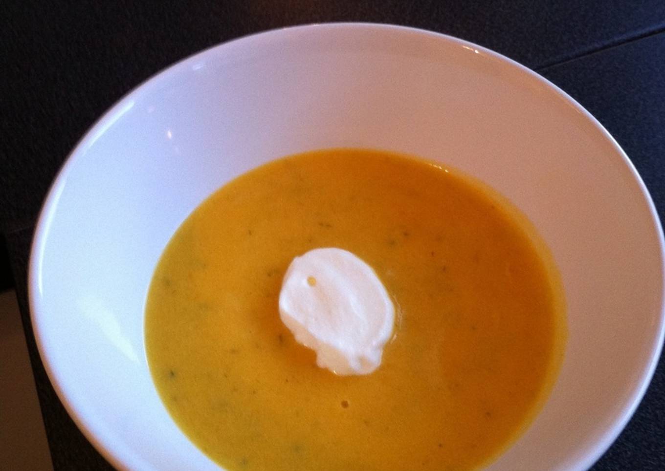 Sopa de calabaza con nata montada<br />